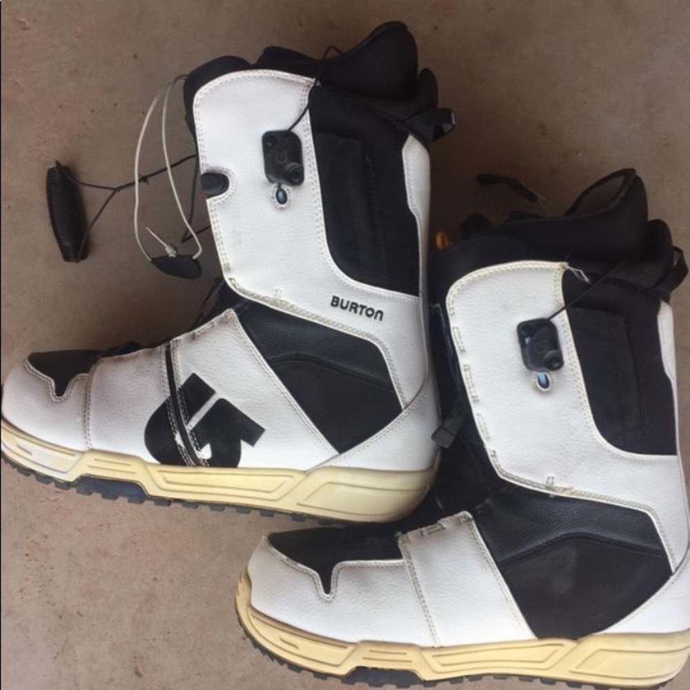 Burton Moto snowboard boots